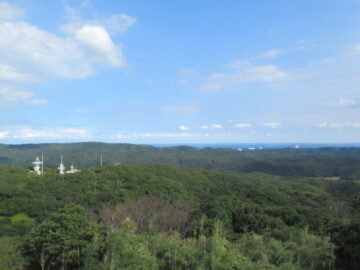 宇宙ヶ丘公園展望台から見る種子島宇宙センター